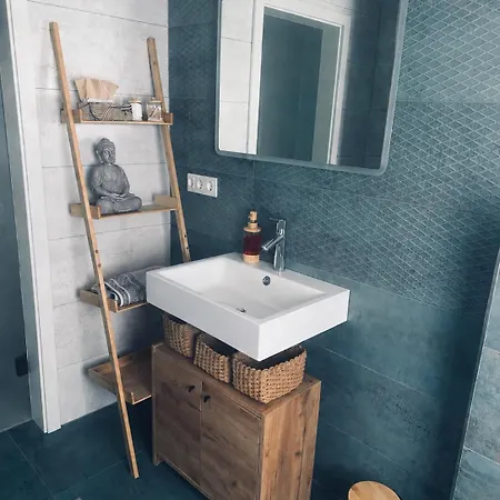 Mint & Meadow - Modernes Landappartement Apartmán